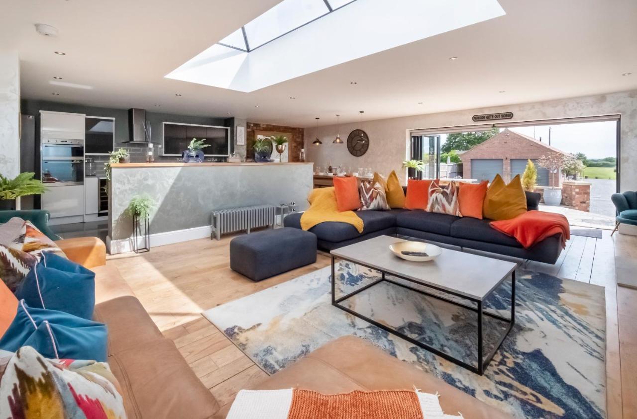 The Stables Luxury House With Hot Tub Leilighet York Eksteriør bilde