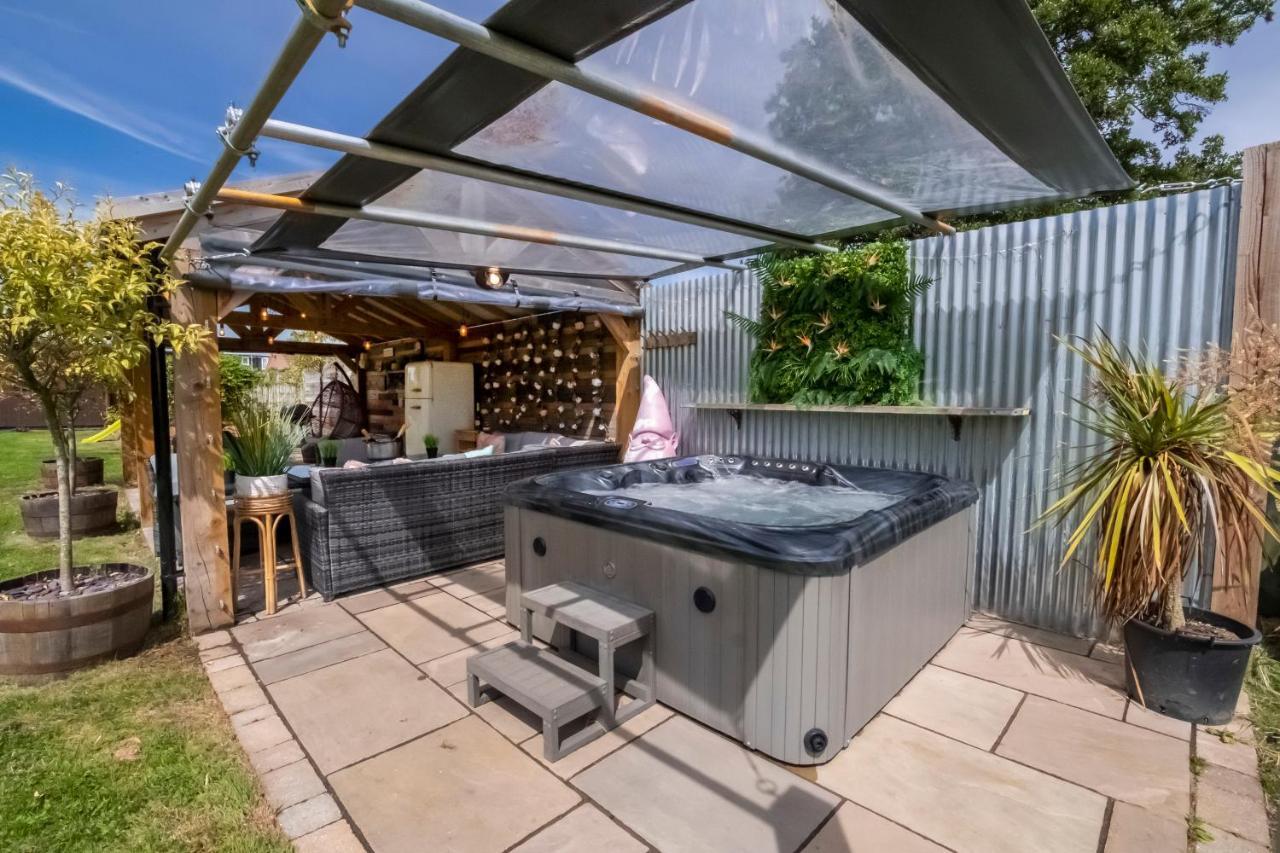The Stables Luxury House With Hot Tub Leilighet York Eksteriør bilde